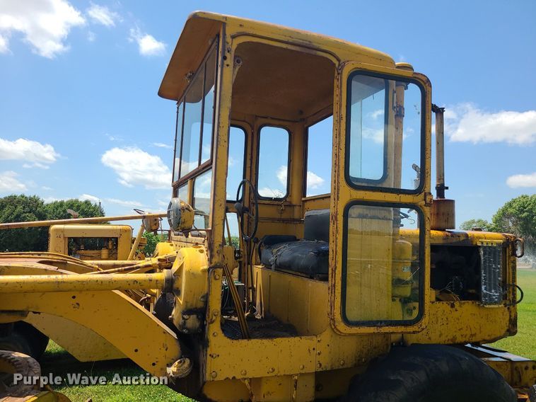 image for item DC6034 Caterpillar  rigid frame motor grader