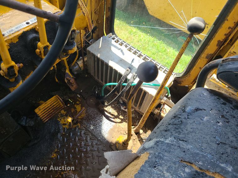 image for item DC6034 Caterpillar  rigid frame motor grader