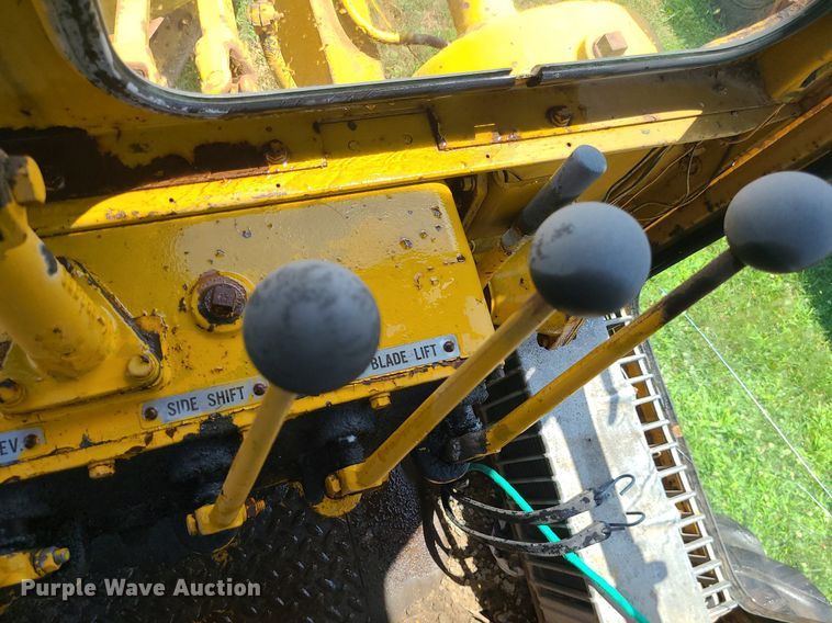 image for item DC6034 Caterpillar  rigid frame motor grader