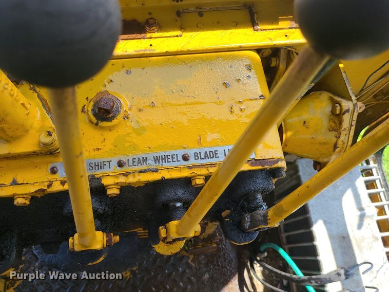 image for item DC6034 Caterpillar  rigid frame motor grader