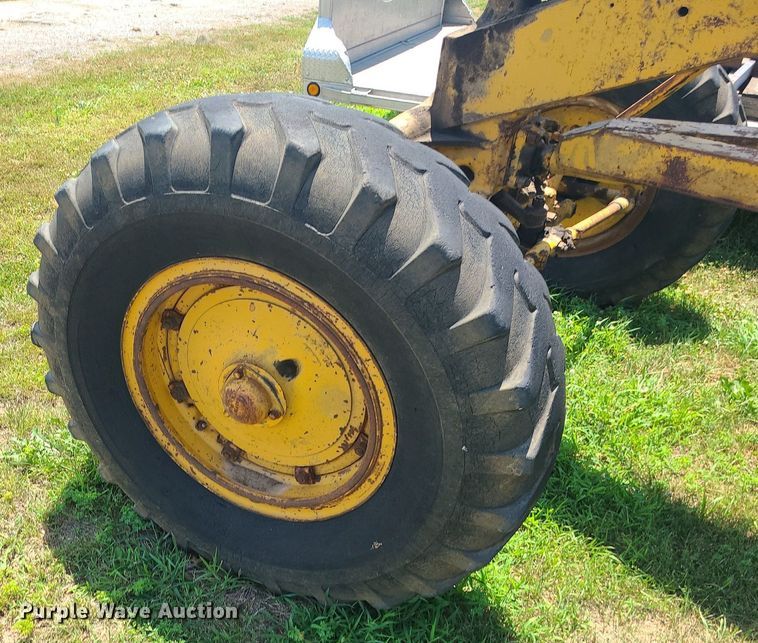 image for item DC6034 Caterpillar  rigid frame motor grader