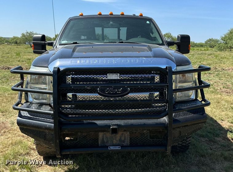 image for item DH8578 2013 Ford  F350 Super Duty  Crew Cab pickup truck