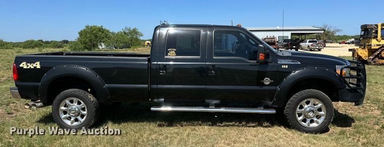image for item DH8578 2013 Ford  F350 Super Duty  Crew Cab pickup truck
