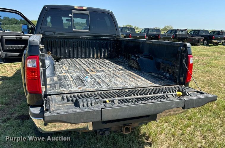 image for item DH8578 2013 Ford  F350 Super Duty  Crew Cab pickup truck