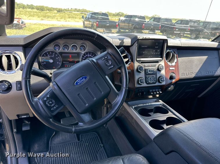 image for item DH8578 2013 Ford  F350 Super Duty  Crew Cab pickup truck