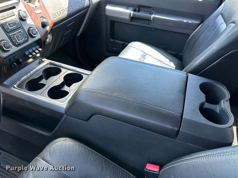 image for item DH8578 2013 Ford  F350 Super Duty  Crew Cab pickup truck