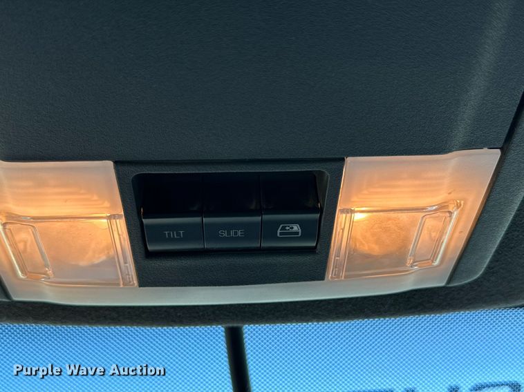 image for item DH8578 2013 Ford  F350 Super Duty  Crew Cab pickup truck