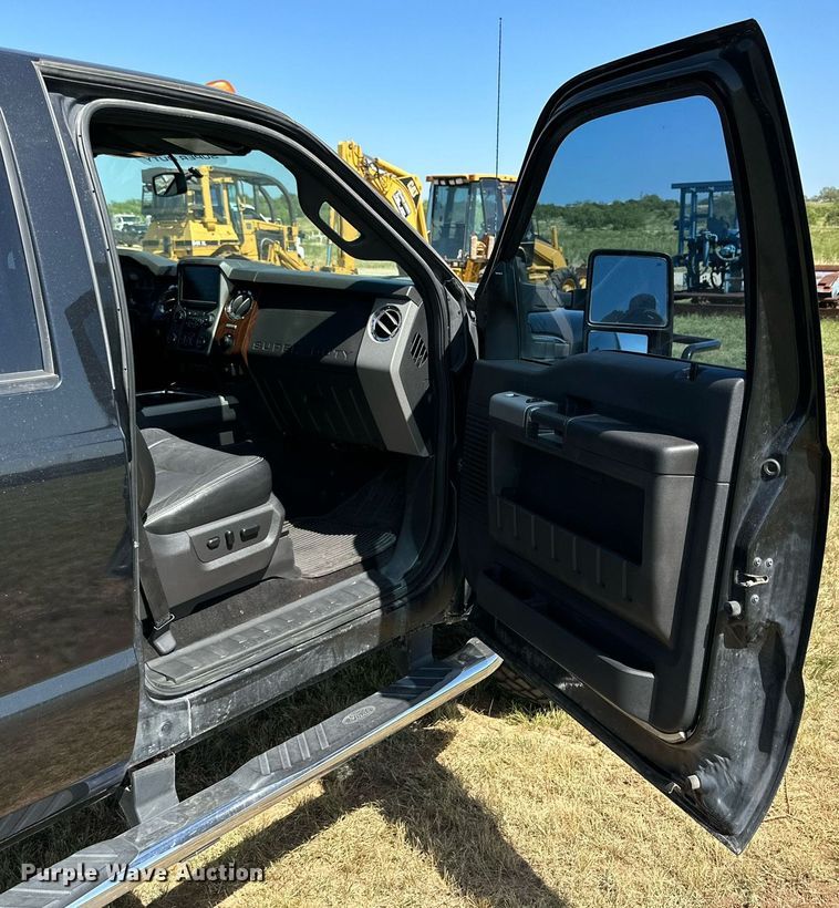 image for item DH8578 2013 Ford  F350 Super Duty  Crew Cab pickup truck