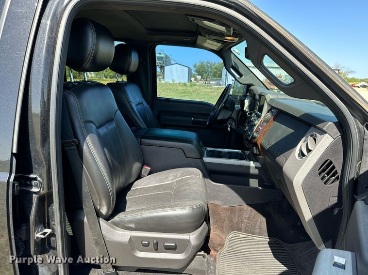 image for item DH8578 2013 Ford  F350 Super Duty  Crew Cab pickup truck