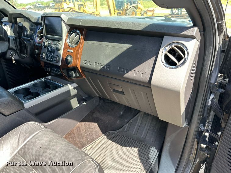 image for item DH8578 2013 Ford  F350 Super Duty  Crew Cab pickup truck