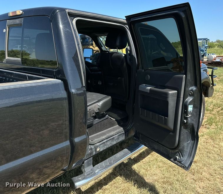 image for item DH8578 2013 Ford  F350 Super Duty  Crew Cab pickup truck