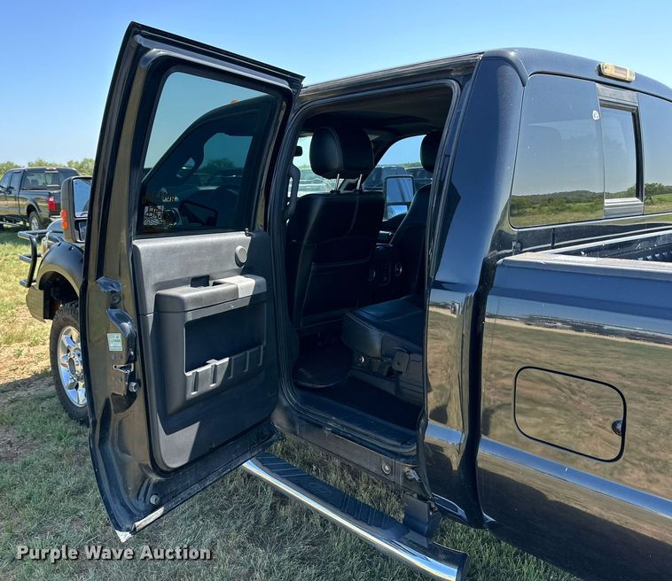 image for item DH8578 2013 Ford  F350 Super Duty  Crew Cab pickup truck