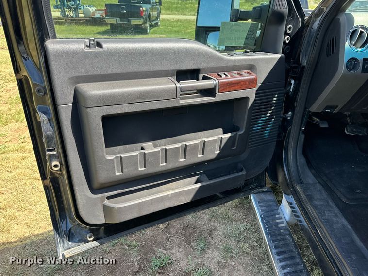 image for item DH8579 2009 Ford F250 Super Duty  Crew Cab pickup truck