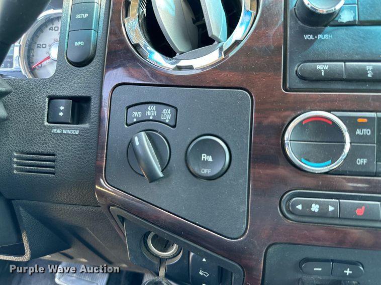 image for item DH8579 2009 Ford F250 Super Duty  Crew Cab pickup truck