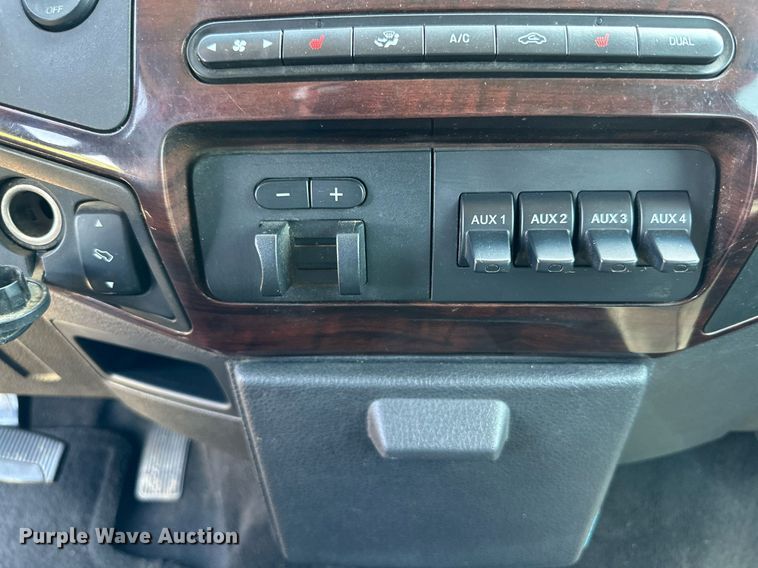 image for item DH8579 2009 Ford F250 Super Duty  Crew Cab pickup truck