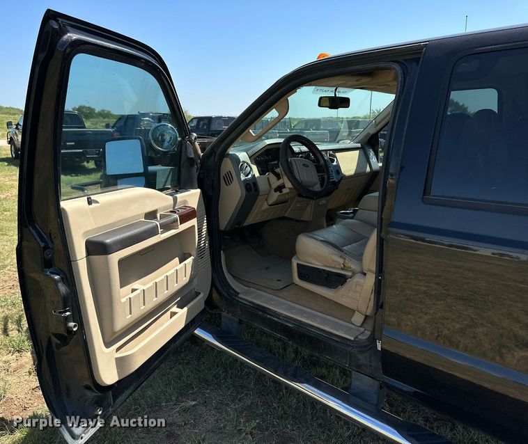 image for item DH8580 2008 Ford F350 Super Duty  Crew Cab pickup truck