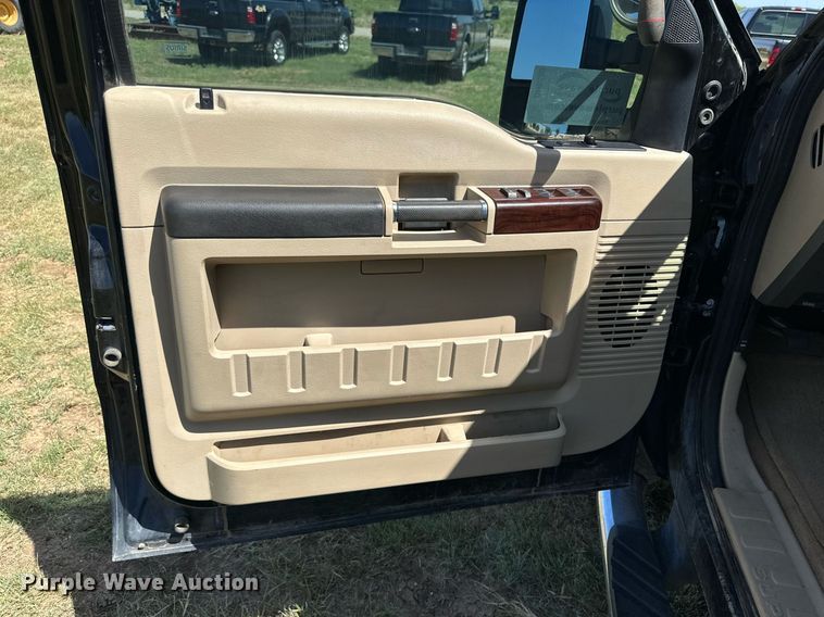 image for item DH8580 2008 Ford F350 Super Duty  Crew Cab pickup truck