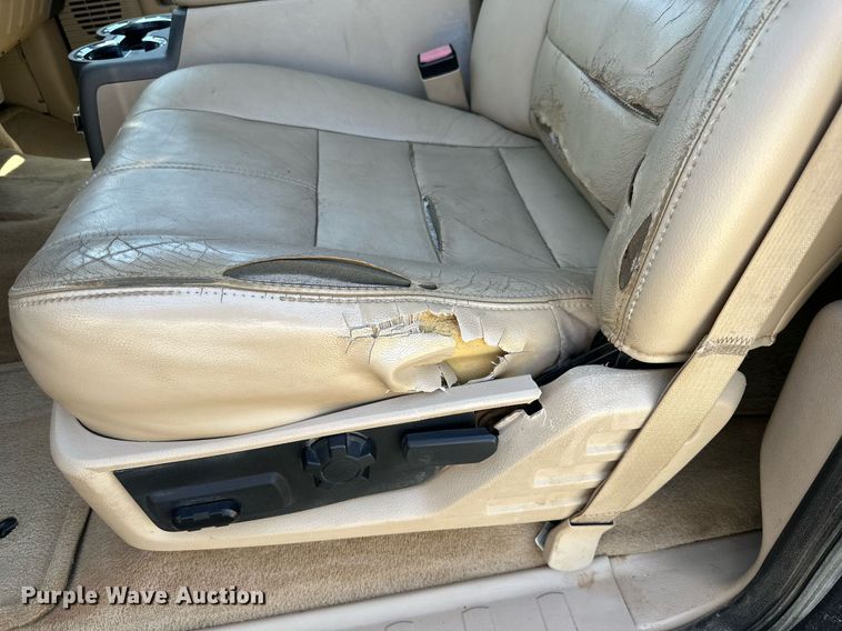 image for item DH8580 2008 Ford F350 Super Duty  Crew Cab pickup truck