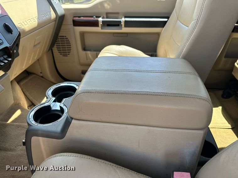 image for item DH8580 2008 Ford F350 Super Duty  Crew Cab pickup truck