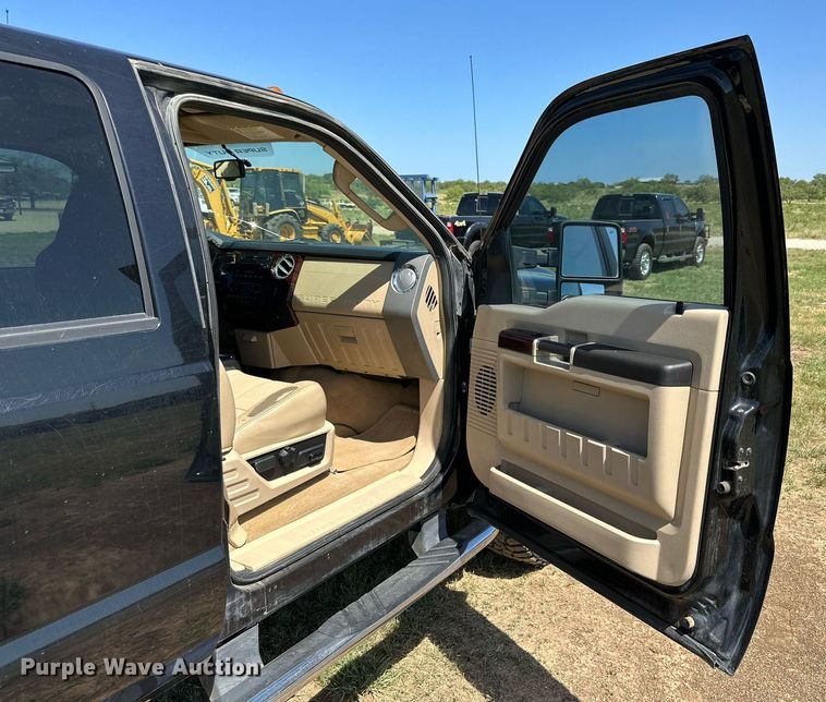 image for item DH8580 2008 Ford F350 Super Duty  Crew Cab pickup truck