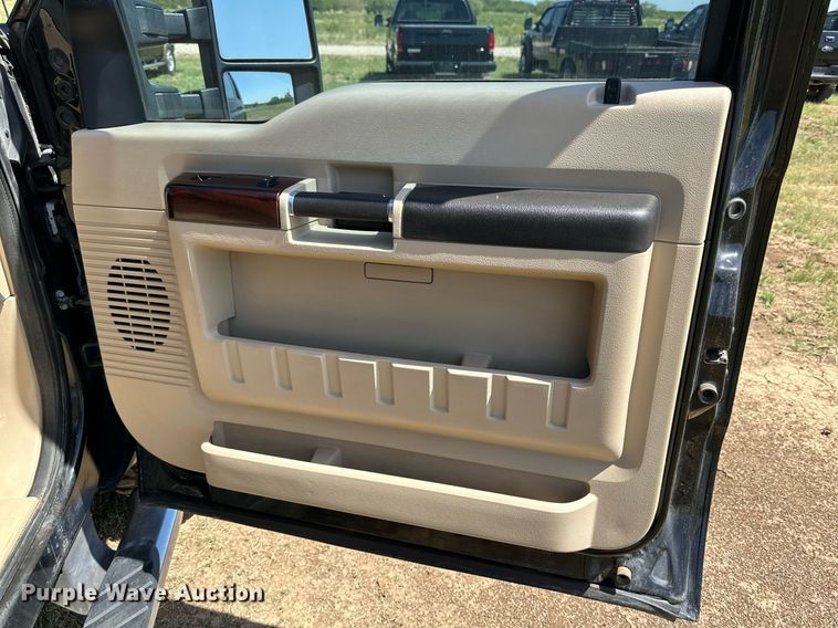 image for item DH8580 2008 Ford F350 Super Duty  Crew Cab pickup truck