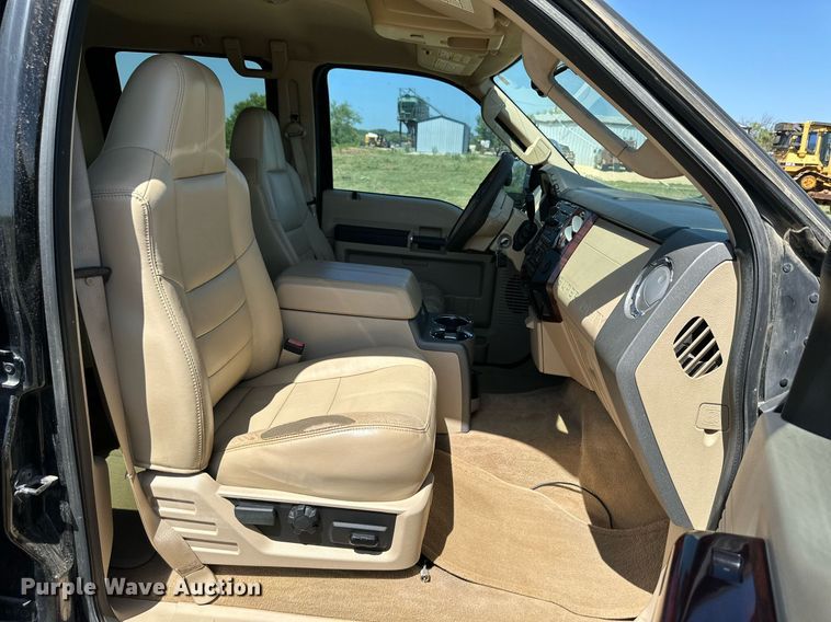 image for item DH8580 2008 Ford F350 Super Duty  Crew Cab pickup truck