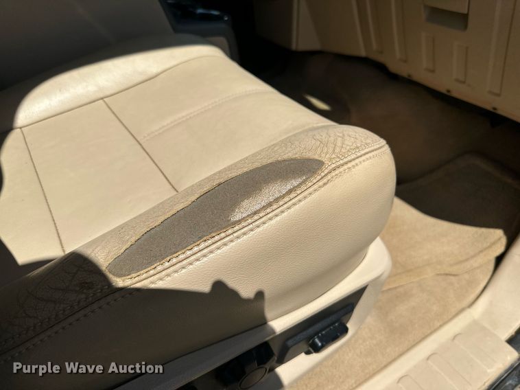 image for item DH8580 2008 Ford F350 Super Duty  Crew Cab pickup truck