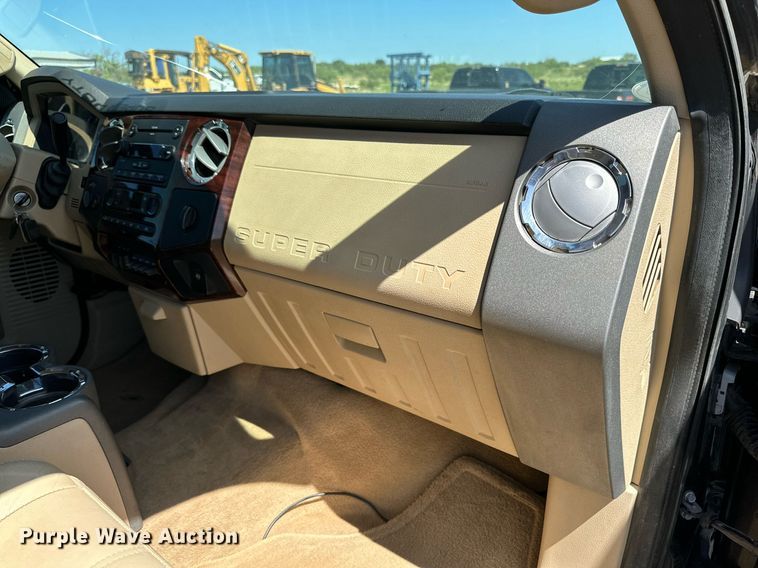 image for item DH8580 2008 Ford F350 Super Duty  Crew Cab pickup truck