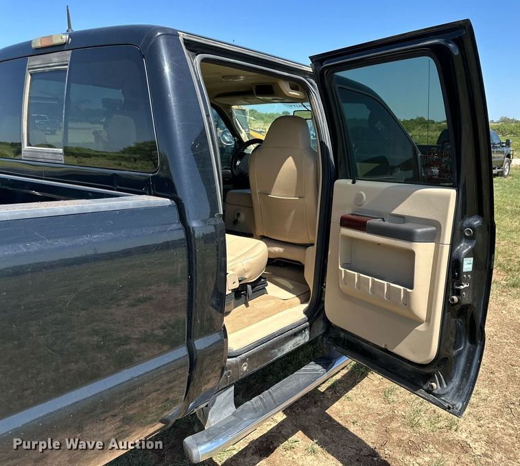 image for item DH8580 2008 Ford F350 Super Duty  Crew Cab pickup truck