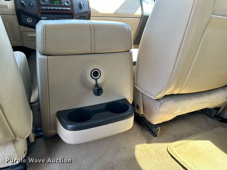 image for item DH8580 2008 Ford F350 Super Duty  Crew Cab pickup truck