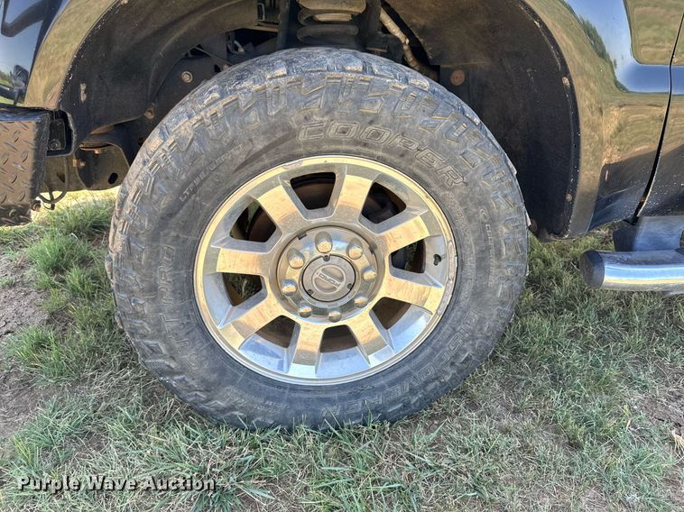 image for item DH8580 2008 Ford F350 Super Duty  Crew Cab pickup truck