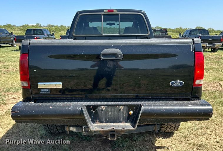 image for item DH8581 2005 Ford F350 Super Duty  Crew Cab pickup truck