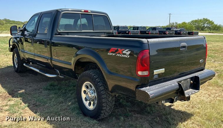 image for item DH8581 2005 Ford F350 Super Duty  Crew Cab pickup truck
