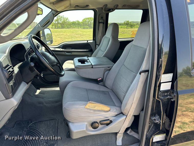 image for item DH8581 2005 Ford F350 Super Duty  Crew Cab pickup truck