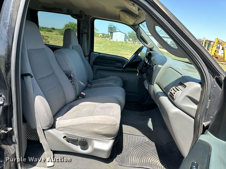 image for item DH8581 2005 Ford F350 Super Duty  Crew Cab pickup truck