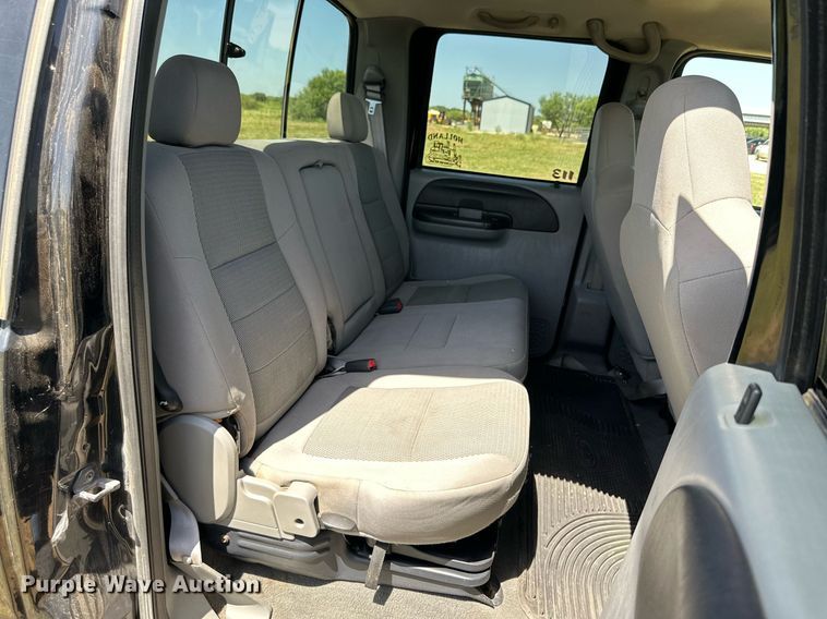 image for item DH8581 2005 Ford F350 Super Duty  Crew Cab pickup truck