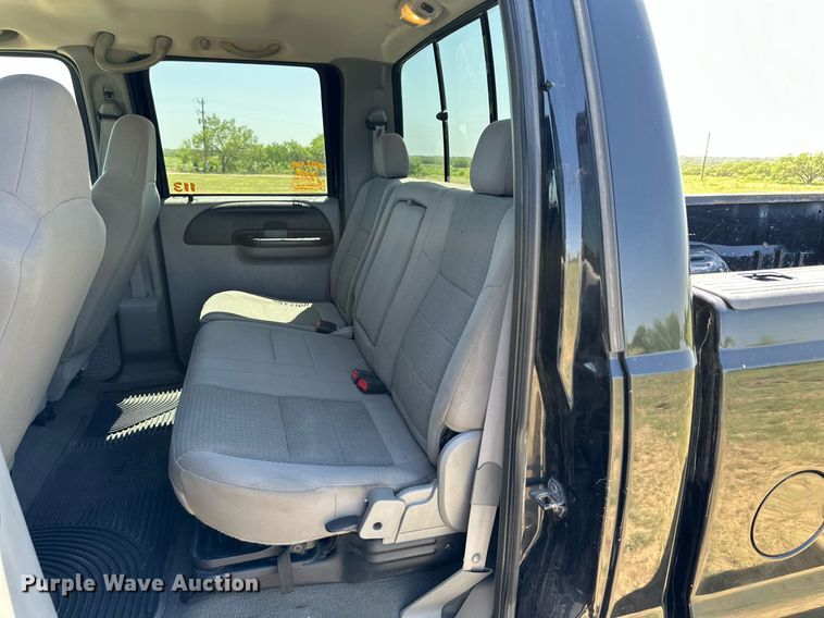 image for item DH8581 2005 Ford F350 Super Duty  Crew Cab pickup truck