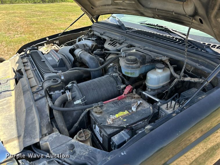 image for item DH8581 2005 Ford F350 Super Duty  Crew Cab pickup truck