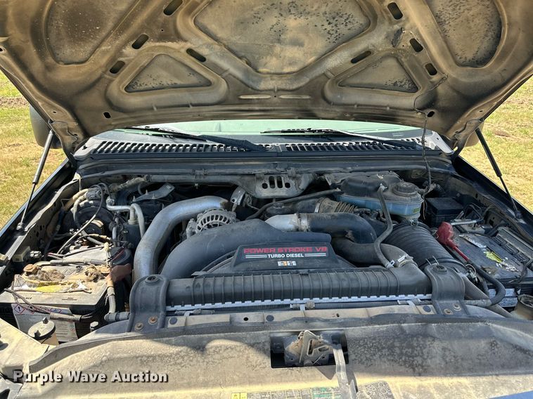 image for item DH8581 2005 Ford F350 Super Duty  Crew Cab pickup truck