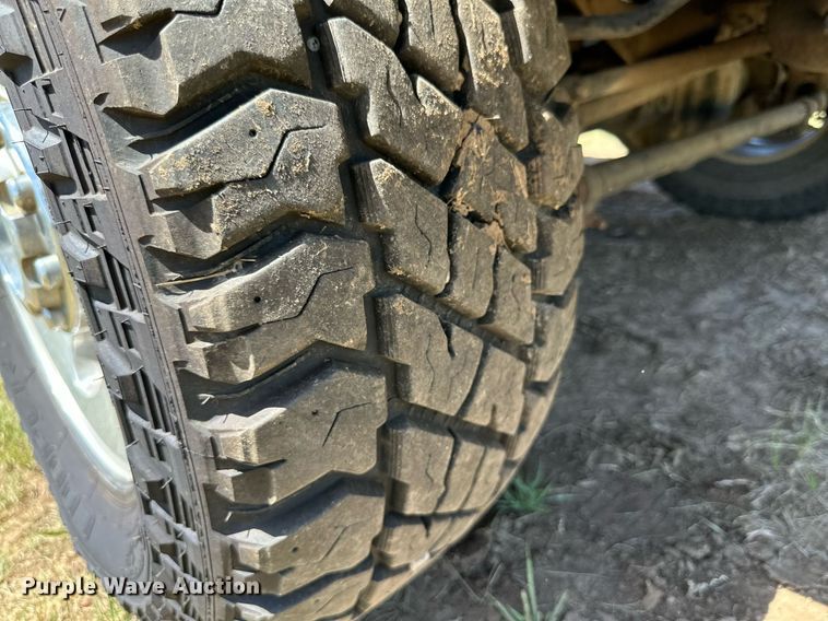 image for item DH8581 2005 Ford F350 Super Duty  Crew Cab pickup truck