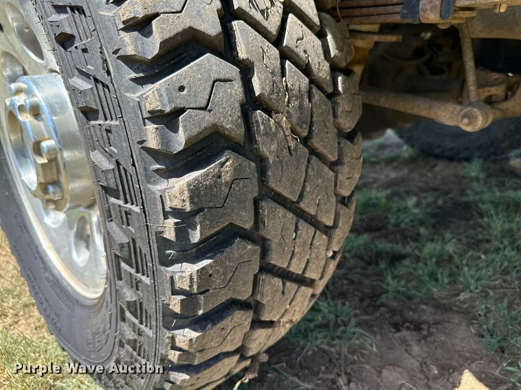 image for item DH8581 2005 Ford F350 Super Duty  Crew Cab pickup truck