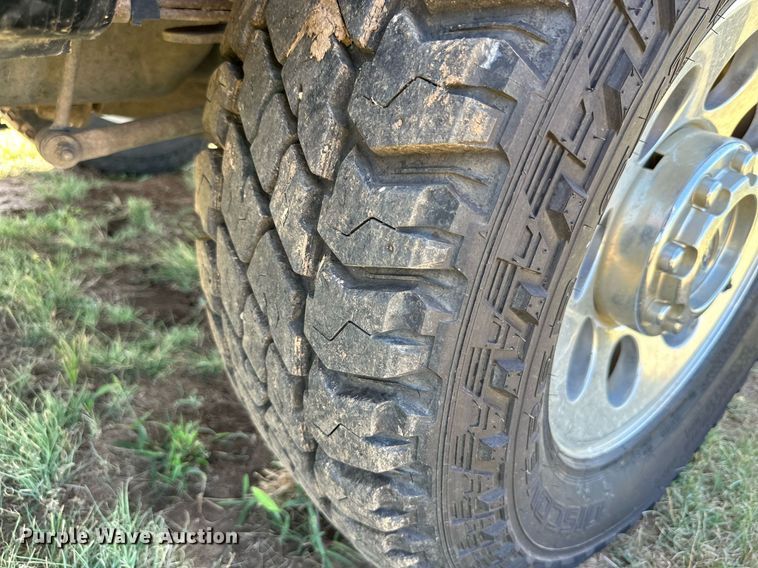 image for item DH8581 2005 Ford F350 Super Duty  Crew Cab pickup truck