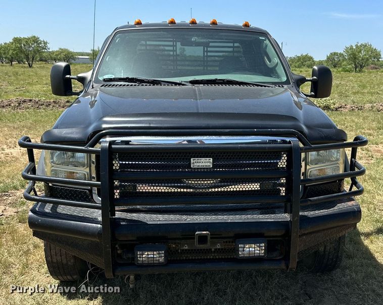 image for item DH8582 2005 Ford F550  Crew Cab flatbed truck