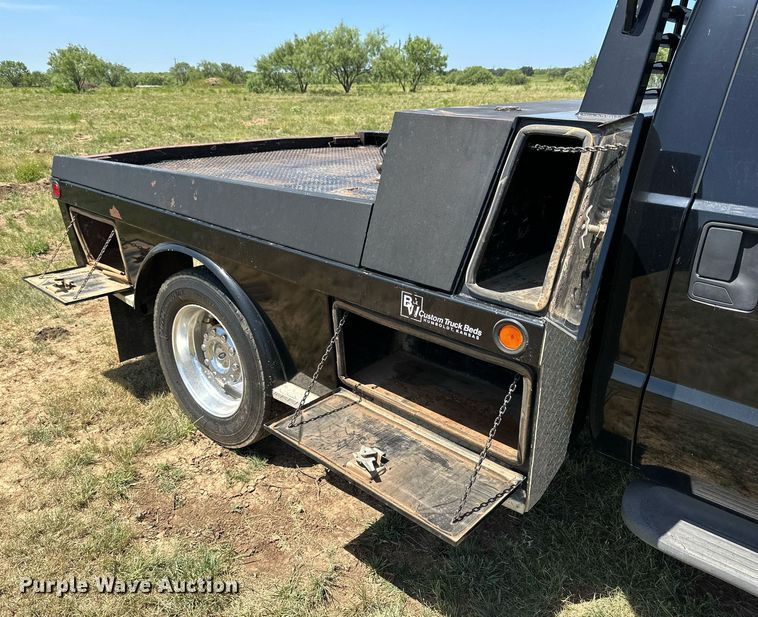 image for item DH8582 2005 Ford F550  Crew Cab flatbed truck