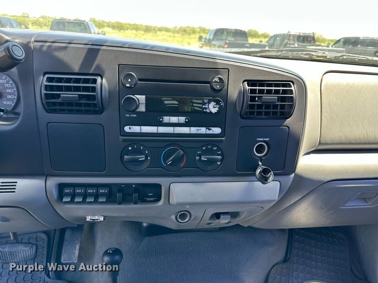 image for item DH8582 2005 Ford F550  Crew Cab flatbed truck