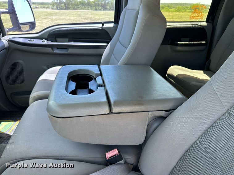 image for item DH8582 2005 Ford F550  Crew Cab flatbed truck