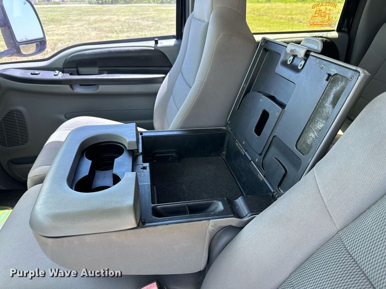 image for item DH8582 2005 Ford F550  Crew Cab flatbed truck