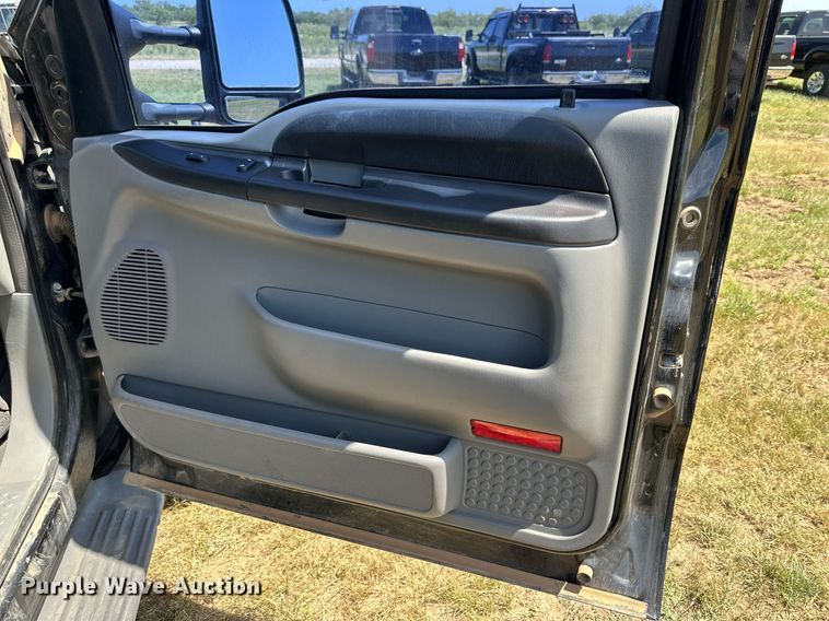 image for item DH8582 2005 Ford F550  Crew Cab flatbed truck