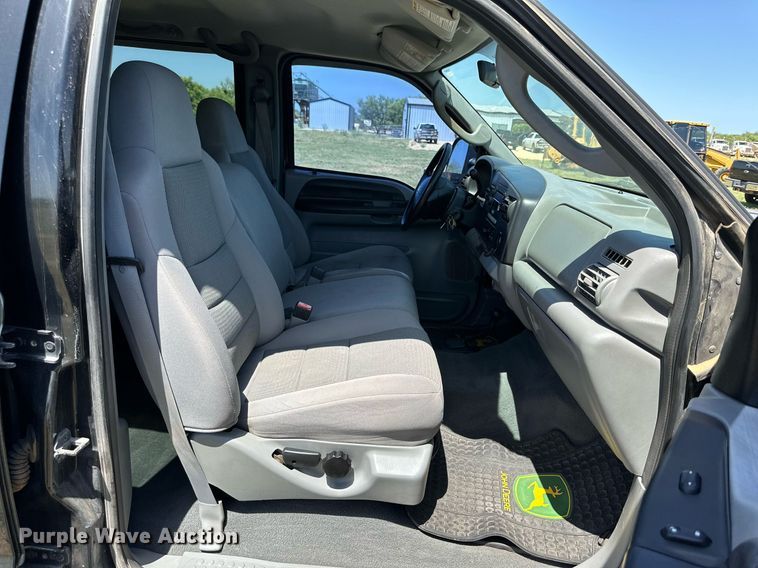 image for item DH8582 2005 Ford F550  Crew Cab flatbed truck