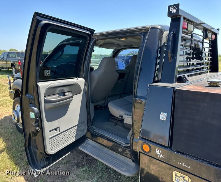 image for item DH8582 2005 Ford F550  Crew Cab flatbed truck